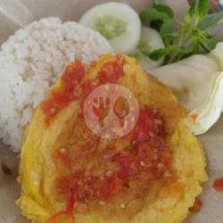 Nasi, Telur Goreng, Sambal, Lalap