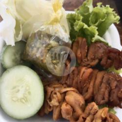 Usus Goreng  Shandria  Lalapan Sambel