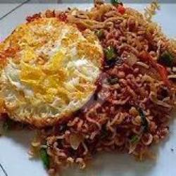 Mie Goreng   Telur (dadar / Ceplok)