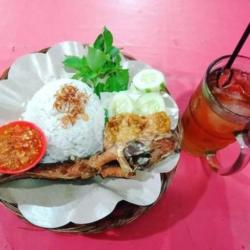 Paket Lalapan Lele   Esteh /nutrisari