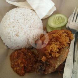 Nasi   Dada Ayam Goreng Kremes