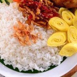 Nasi Uduk Telur Dadar    Teh Manis