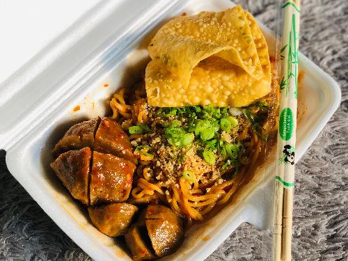 Mie Jebew Huhhah, Depan Rusunawa Kedungwuni
