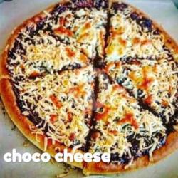 Round Pizza Choco Cheese