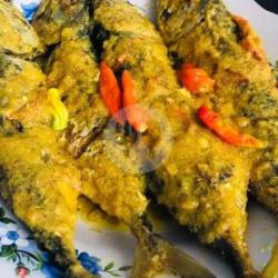 Ikan Kembung Bumbu Kuning