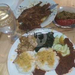 Nasi Padang Mujair Goreng Serundeng Sayur Sambal Kuah Halal