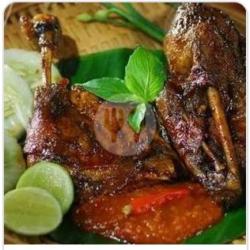 Bebek Bakar Sambal Hitam