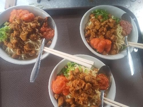 Mie Ayam Donoloyo Cinere Limo Gofood