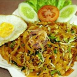 Kwitiau Goreng Telor Ceplok Krupuk