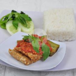 Nasi Lalapan Pecek Tempe