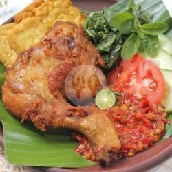 Ayam Penyet Sambal Mentah Dadakan