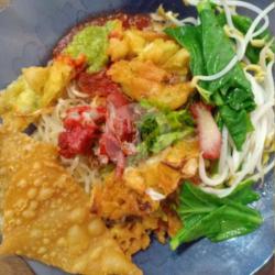 Mie Pangsit Vegan / Vegetarian