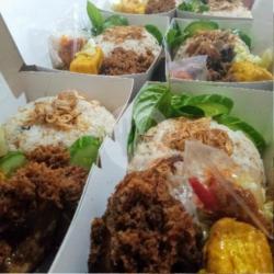 Nasi Tutug Oncom Ayam Goreng