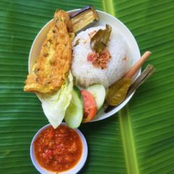 Nasi Uduk Telur Dadar