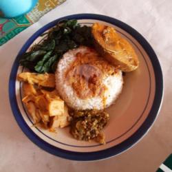 Nasi Padang Ikan Tongkol Gulai Kuning Komplit