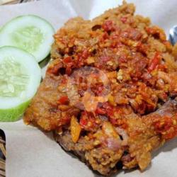 Ayam Gepuk Meronta