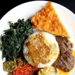 Nasi Ramas Telur Dadar Tebal Khas Minang