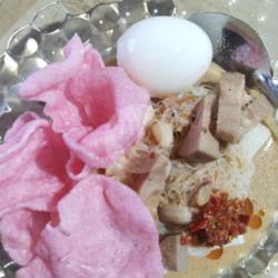 Lontong  Gulai Nangka  Bihun  Sambel  Kuah Kacang  Telor