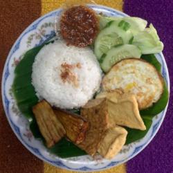 Nasi 4t (tahu, Tempe, Terong, Telur)