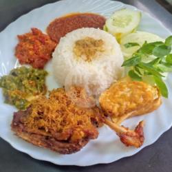 Nasi Bebek Serundeng Penyet