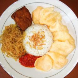 Nasi Uduk Tahu