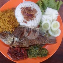 Ikan Mujair Goreng Kremes Sambel Ijo   Nasi