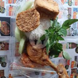 Paket Nasi Ayam Goreng