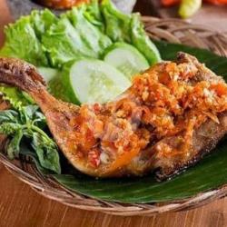 Ayam Penyet Sambel Korek   Tempe