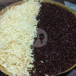 Loyang Special Keju Coklat ( Sedang)