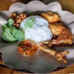 Ayam Penyet Kalasan   Nasi