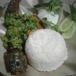 Lele   Tempe  Tahu Penyet  Nasi   Teh Obeng