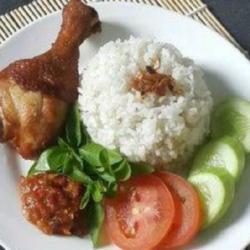 Nasi Uduk Nila Goreng Free Es Teh