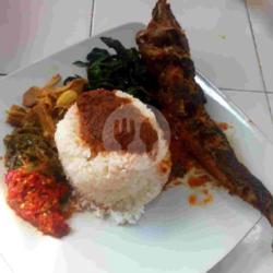 Nasi Ikan Lele Goreng
