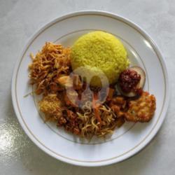 Nasi Kuning Sapi