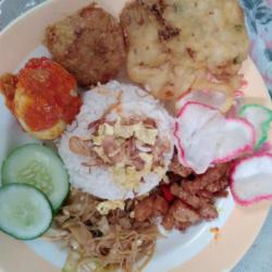 Nasi Uduk   Telor Balado   Perkedel   Bakwan