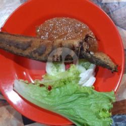 Pecel Lele   Sambel   Lalapan