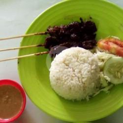 Nasi   Sate Sapi (3 Tusuk)