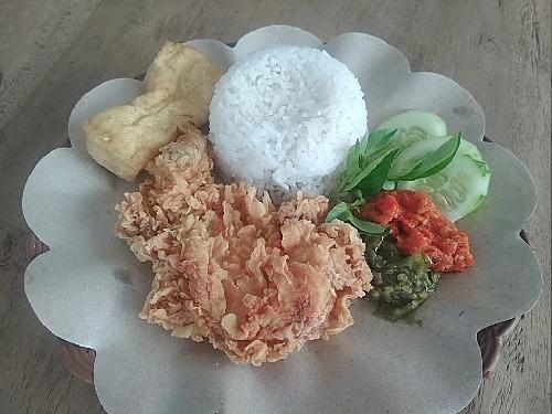 Ayam Geprek Warung Made, BatuAgung