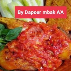 Nasi Bawang Juliitt Pedass Lauk Ayam Goreng