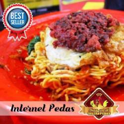 Indomie Goreng Telor Beef Pedas