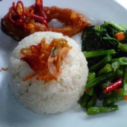 Nasi Ikan   Sayur   Teh Tawar