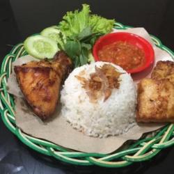 Nasi Uduk Pecel Ayam   Tahu Tempe