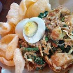 Karedok Lontong   Telor Rebus