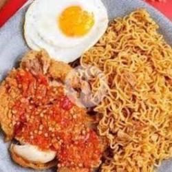 Indomie Geprek Telor Goreng