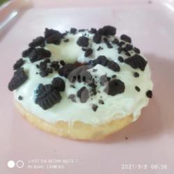 Donat Kentang Toping Vanila Oreo