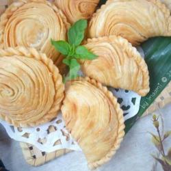 Pastel Puff Pisang Coklat Isi 10/kotak