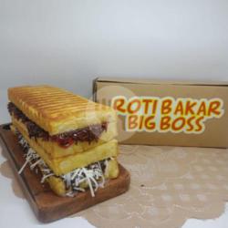 Roti Bakar 2 Kombinasi Strawberry Ceres   Keju Parut