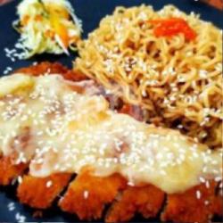 Chicken Katsu Mozarella   Indomie Goreng