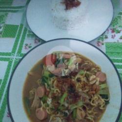 Mie Godok Mantul Pedes / Gurih.