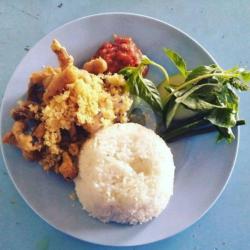 Nasi Usus Goreng Lalapan   Tahu/tempe